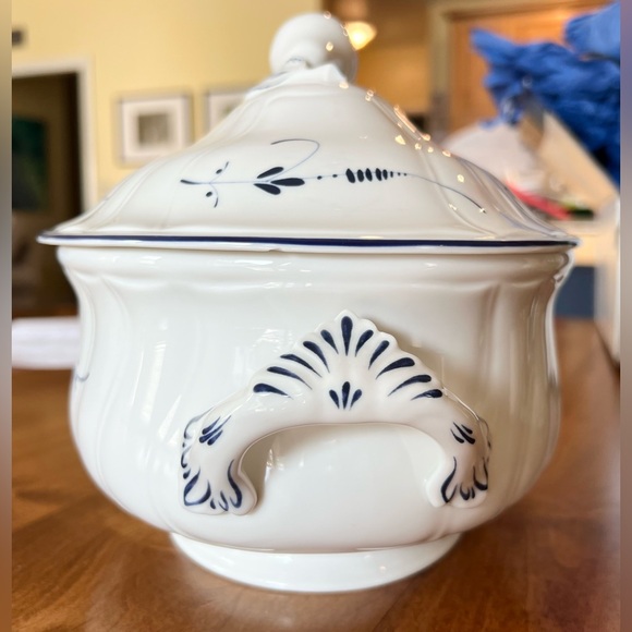 NWT Villeroy & Boch Old Luxembourg Oval soup tureen 84.6 oz. - Picture 11 of 13